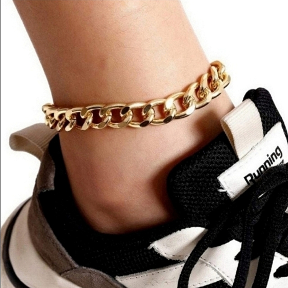 Free People Chunky Gold Curb Chain Anklet